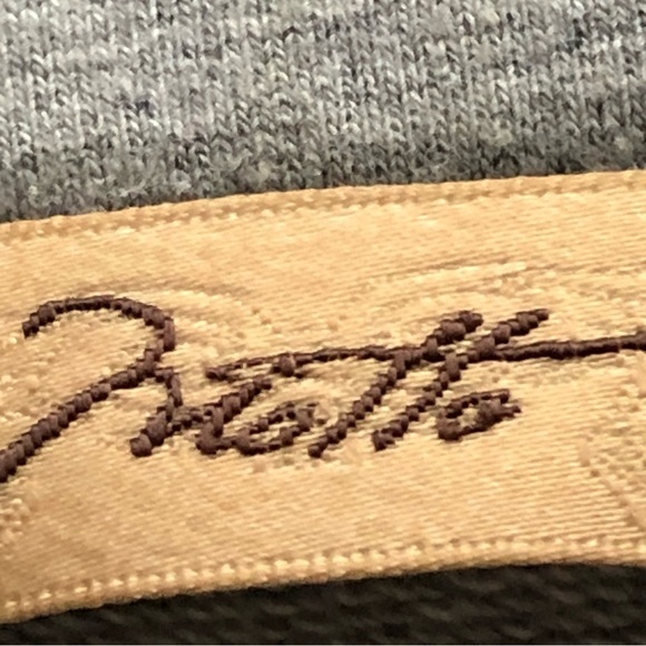 Risotto 3 Button Closure with 3/4 Button Sleeves - Picture 6 of 7